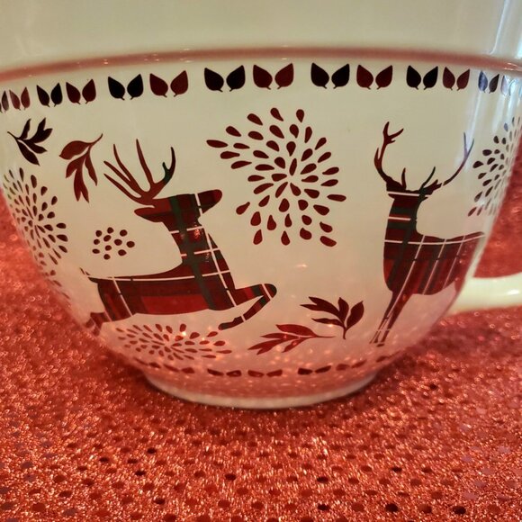 The Bake Shop by Master Class 9” Large Reindeer Ceramic Mixing Bowl with spout - Picture 7 of 7
